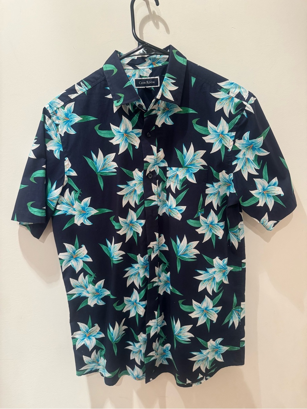 Club Room Men/boys Hawaiian cotton shirt. 
Size S.